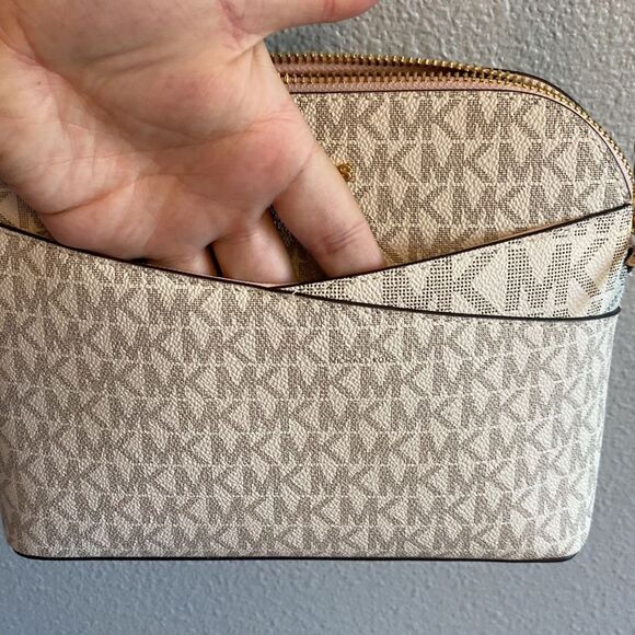 NWT Michael Kors Jet Set Travel Crossbody - Picture 12 of 12